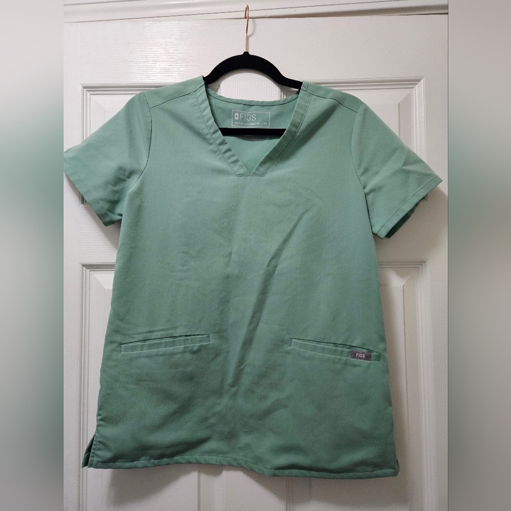 Figs Casma Three Pocket Scrub Top